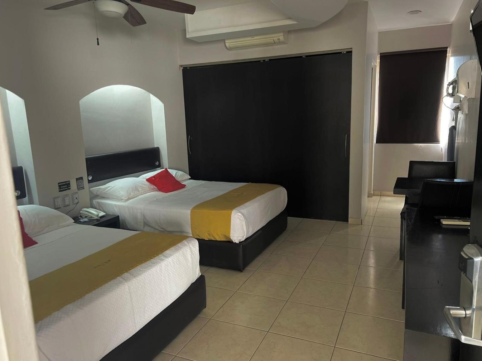 Hotel Maioris Guadalajara Palomar Buitenkant foto