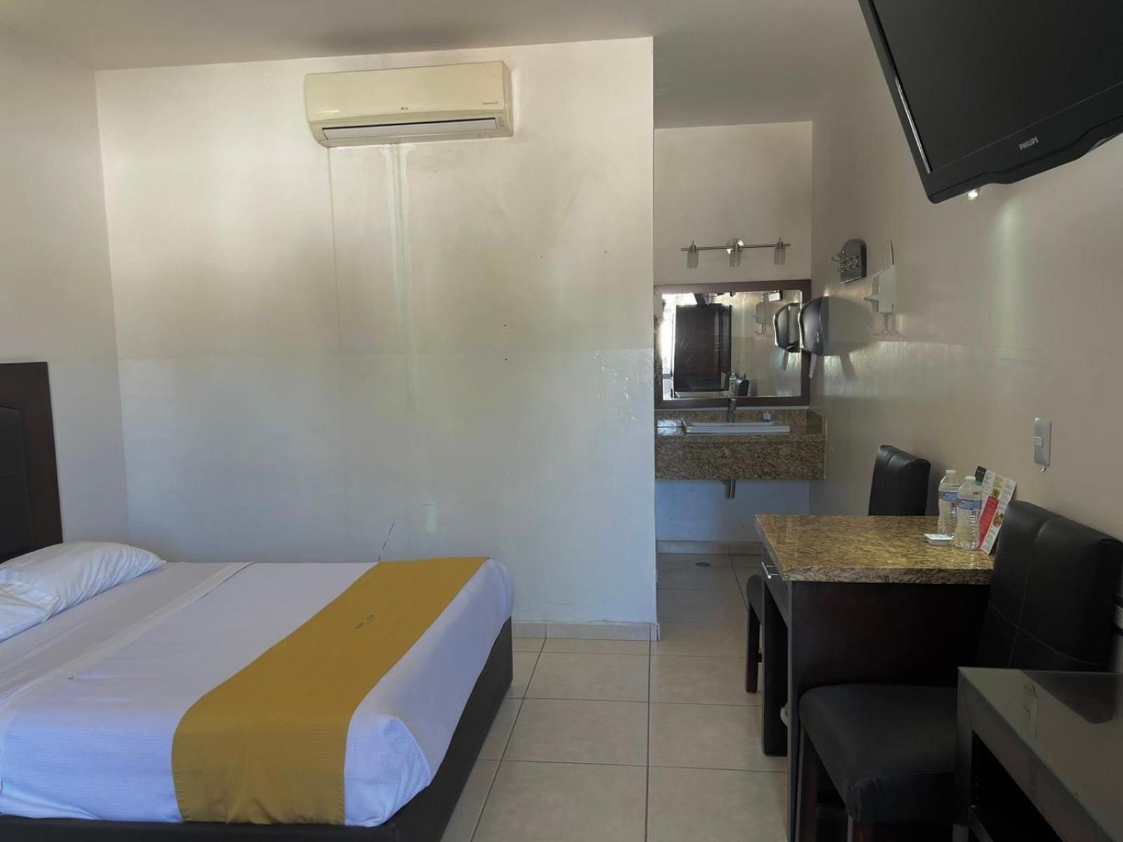 Hotel Maioris Guadalajara Palomar Buitenkant foto